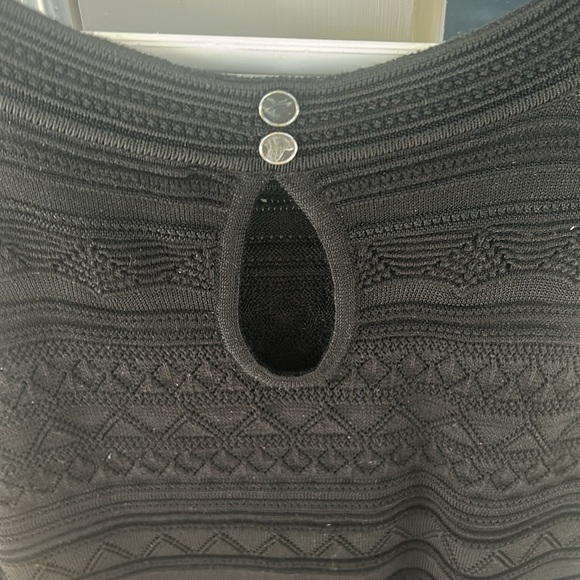 🌿White House | Black Market Black Sleeveless Textured Sweater Tank Top, size XS🌿 - Picture 5 of 5